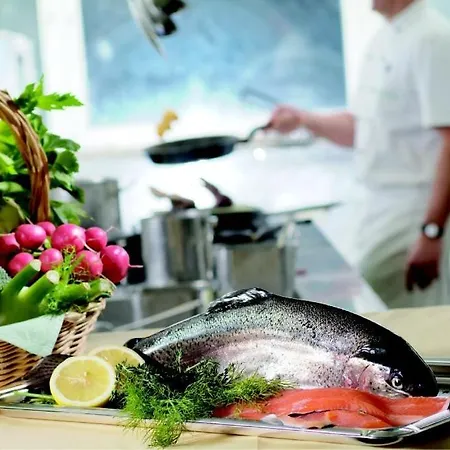 מלון Art-hotel Am Park 4*