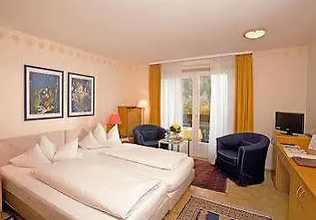 Art-hotel Am Park מלון 4*