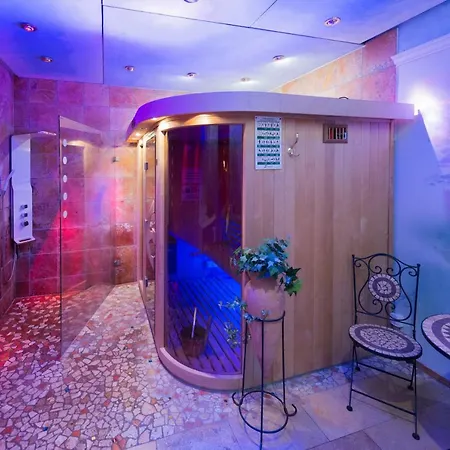 Art-hotel Am Park מלון 4*